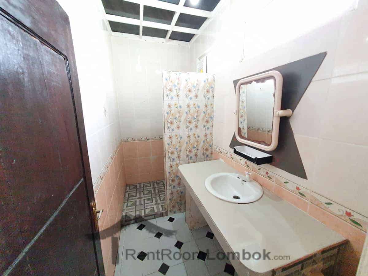 purnama beach studio kuta lombok 13