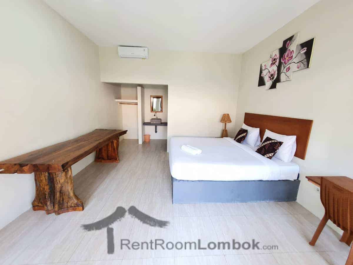 sammy studio senggigi 11