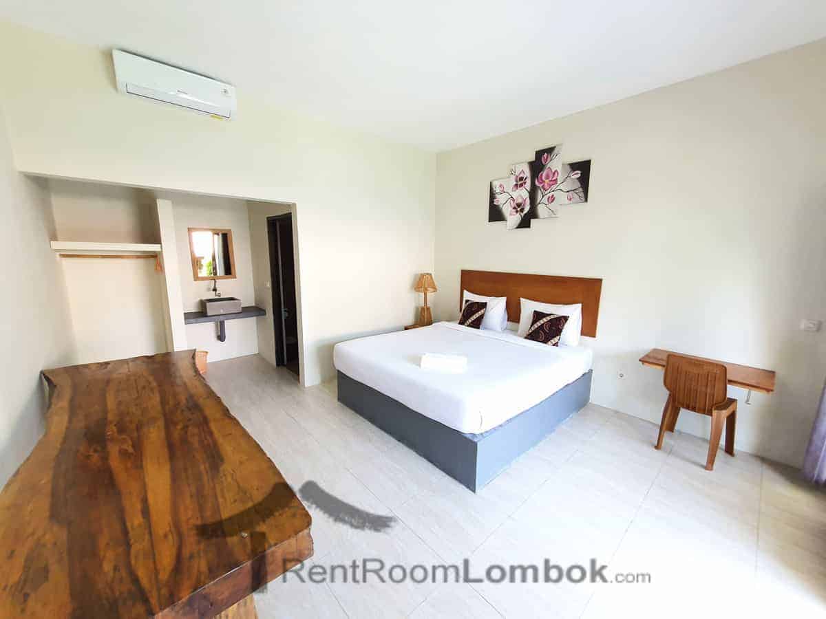 sammy studio senggigi 12
