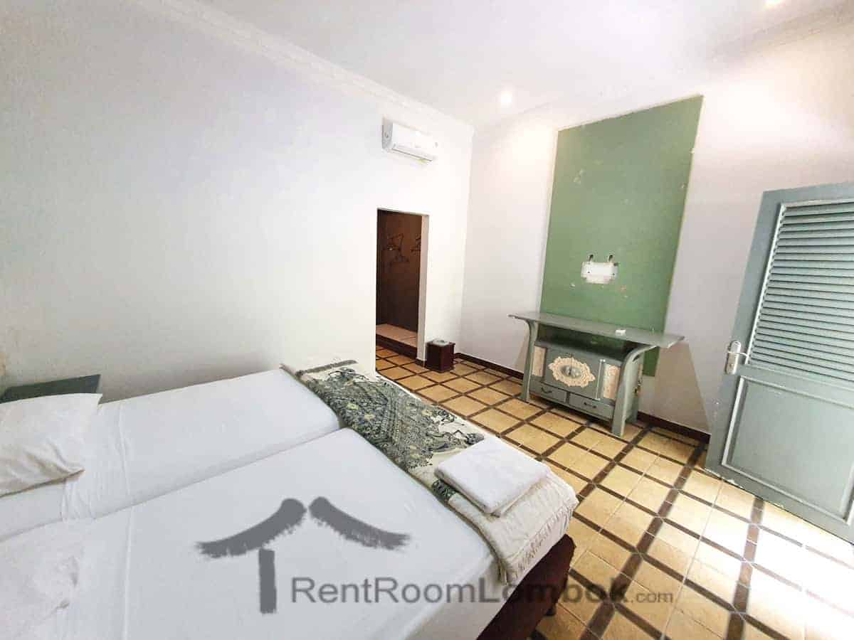 sendok studio senggigi 10