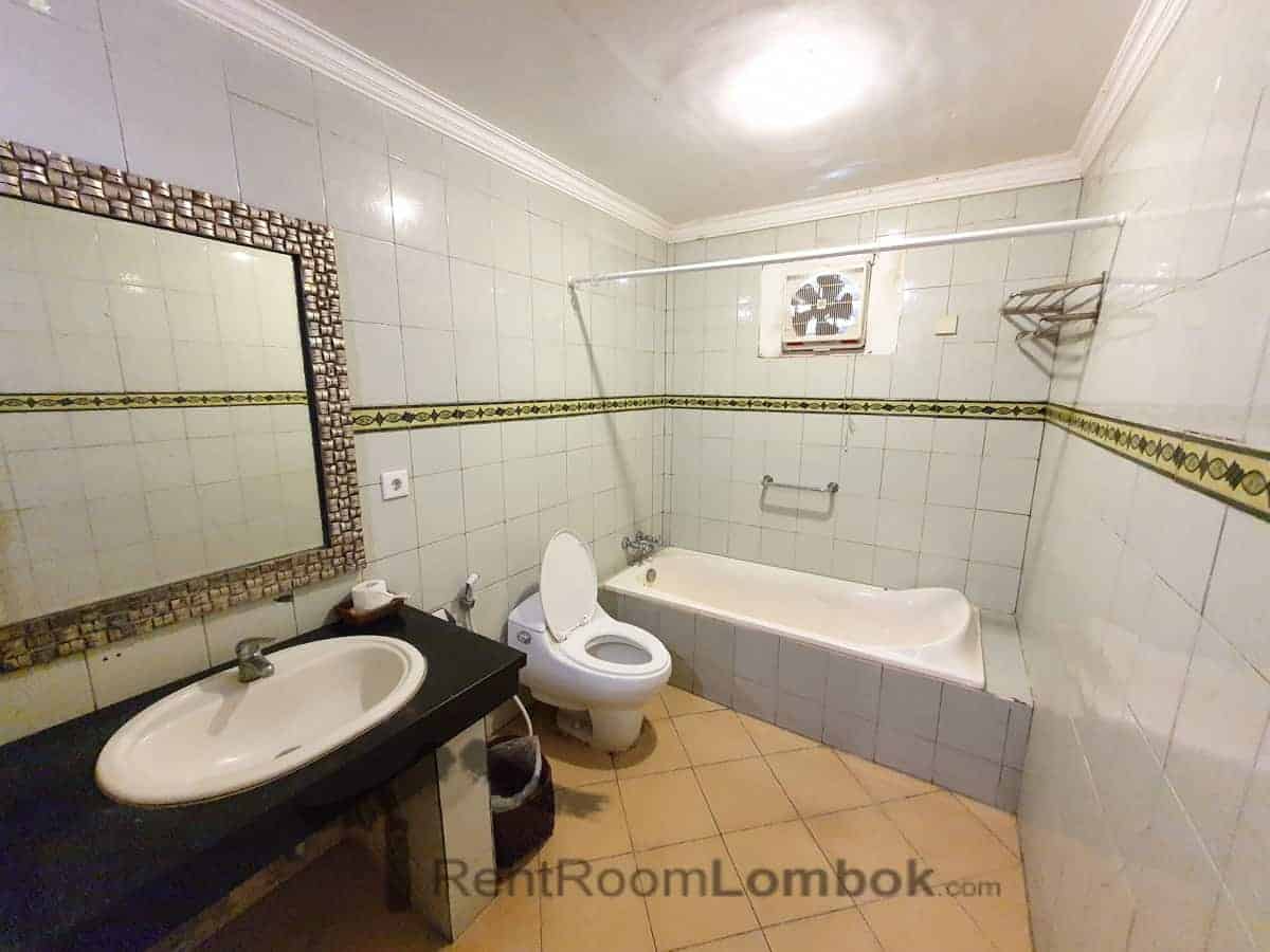 sendok studio senggigi 18
