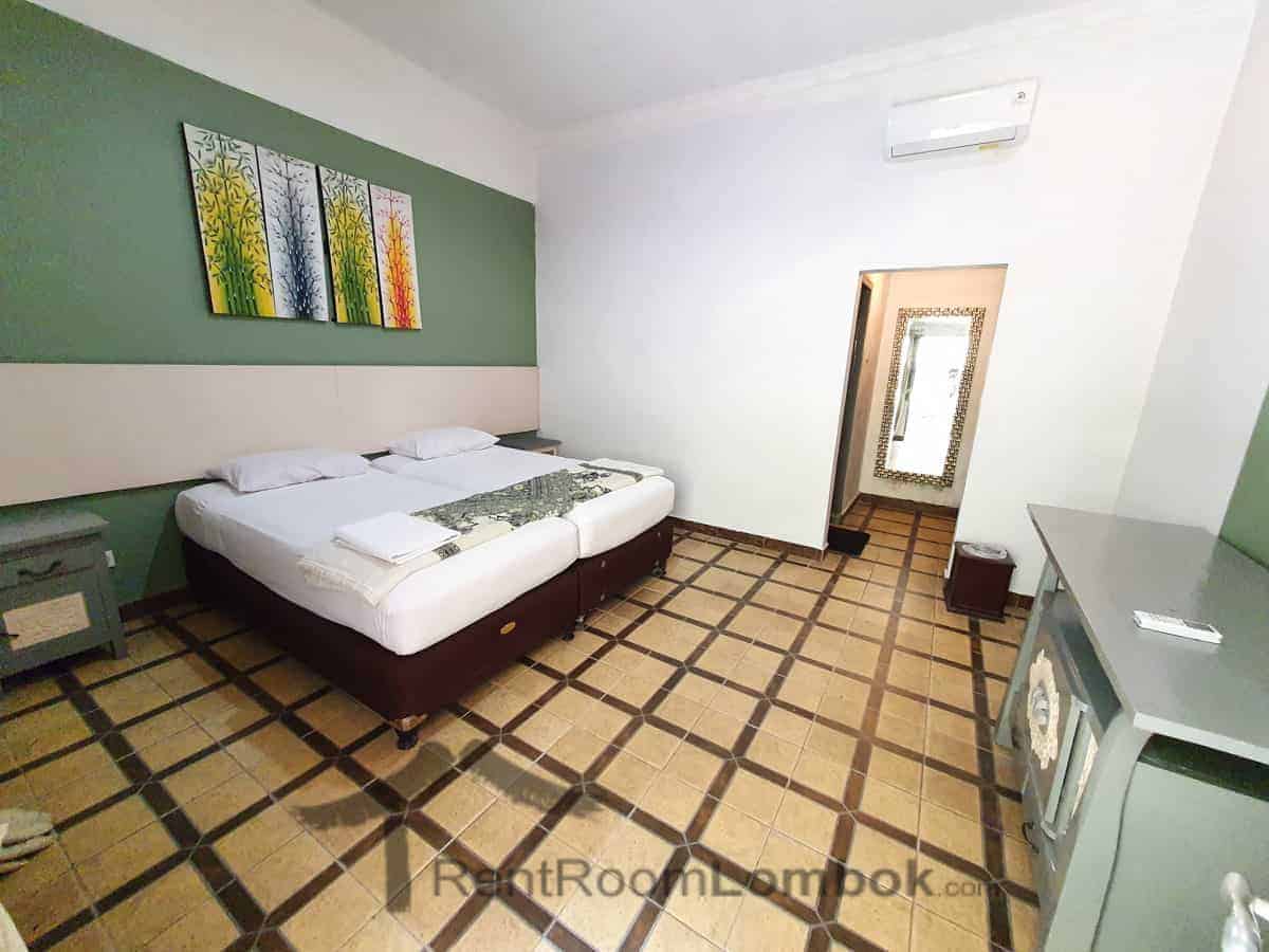 sendok studio senggigi 9