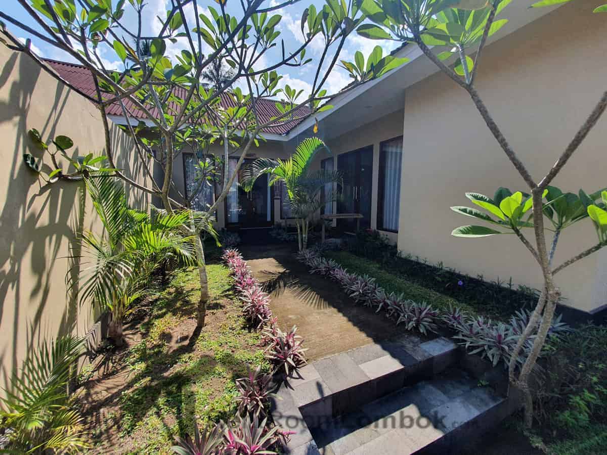 tom jerry studioapartment senggigi 8